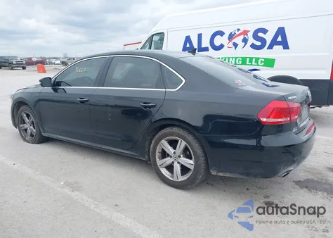 2013 Volkswagen Passat 2.5L Se z USA, uszkodzony, nr VIN 1VWBP7A37DC135306
